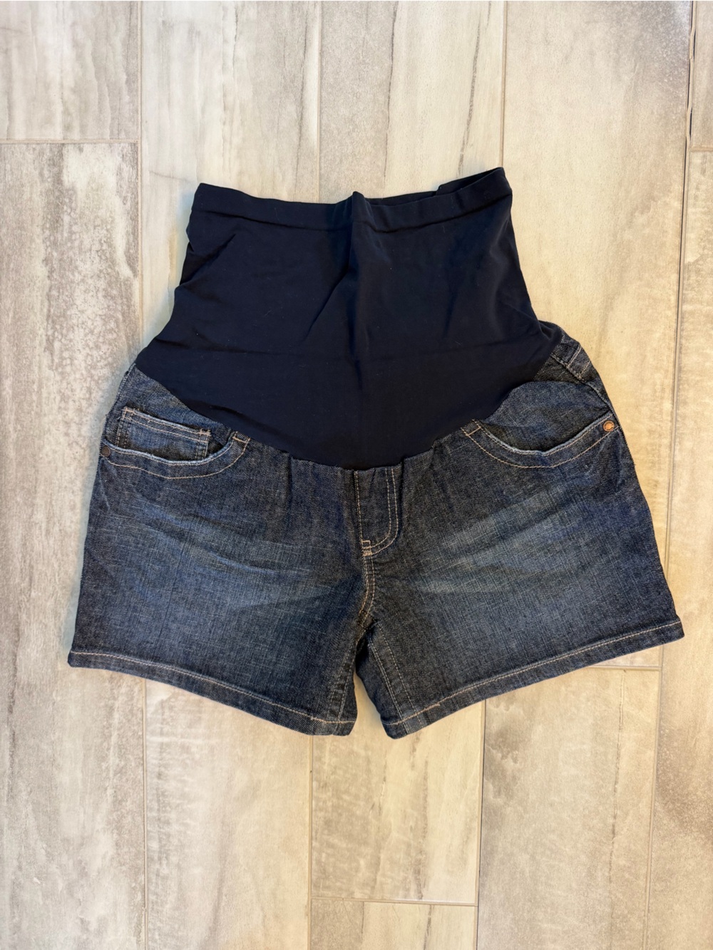 INDIGO BLUE Maternity Denim Jean Shorts - Size M
